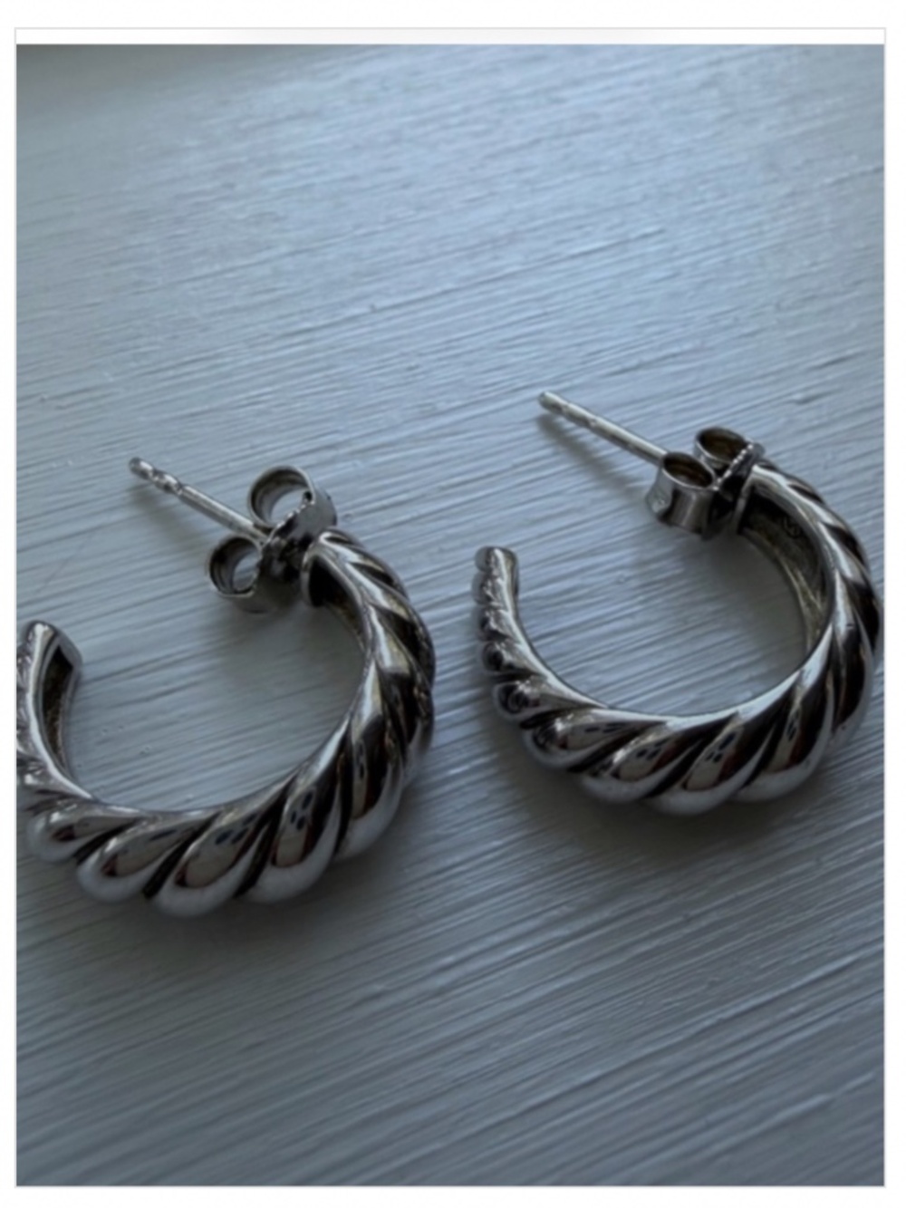 Mejuri Croissant Dome Hoop Earrings | Silver | Beautiful Condition - Picture 4 of 7
